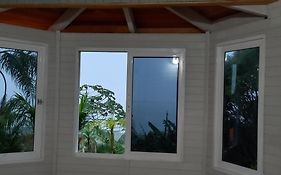Casa 2 quartos 4 pessoas vista incrível com piscina centro Bombinhas carro 4x4 ou potente