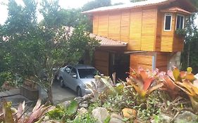 Casa 2 quartos 4 pessoas vista incrível com piscina centro Bombinhas carro 4x4 ou potente